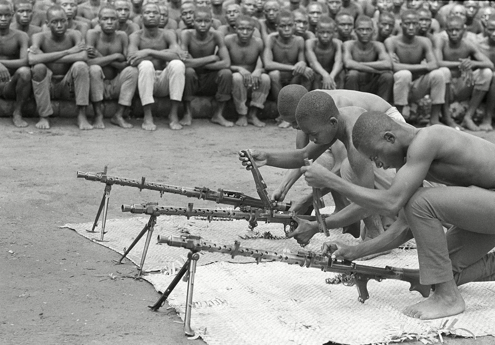 Biafra-troops-combat-training-Nigerian-Civil-War.jpg